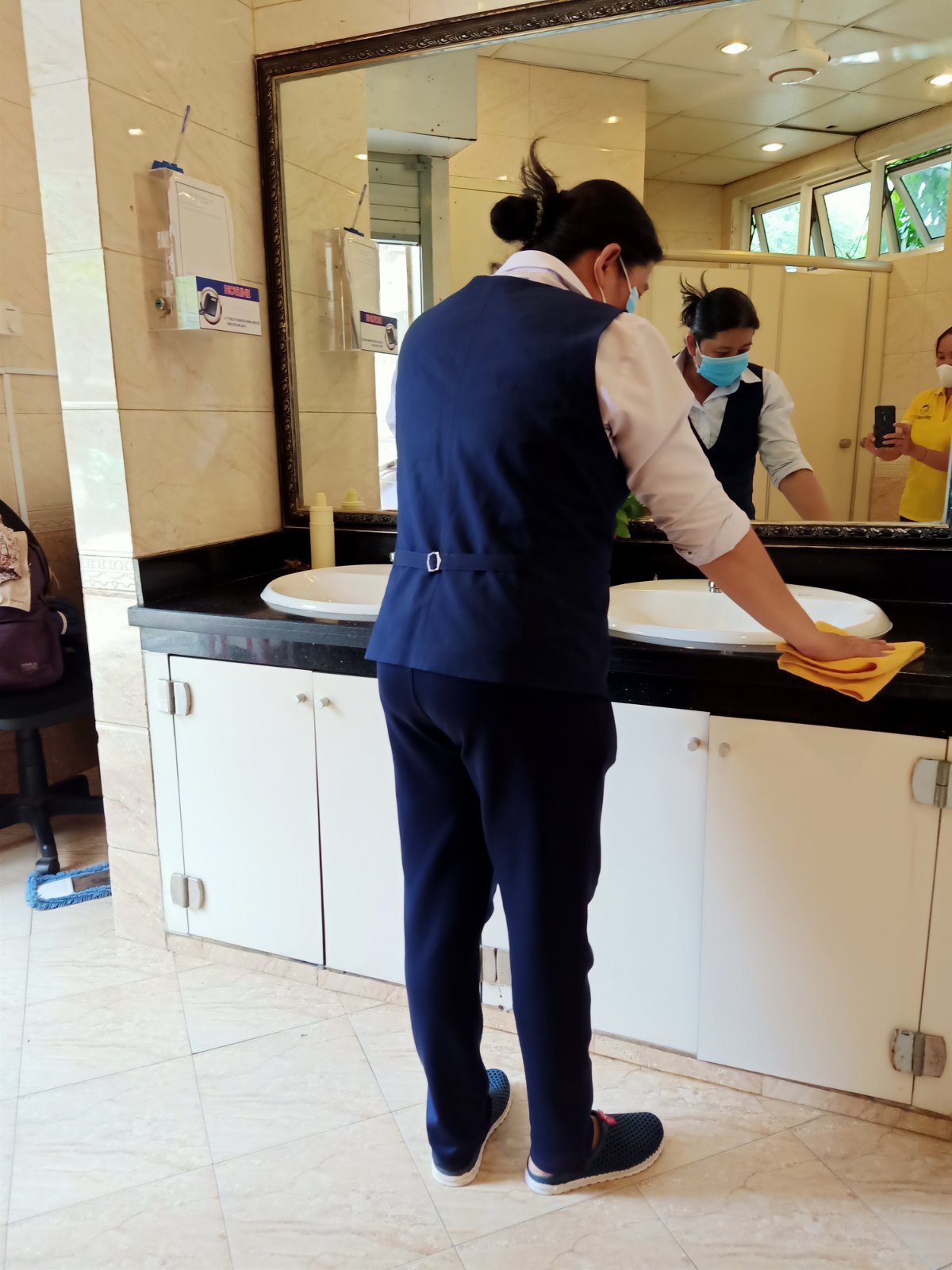 Dịch vụ vệ sinh làm sạch tại Kios ATM Sacombank