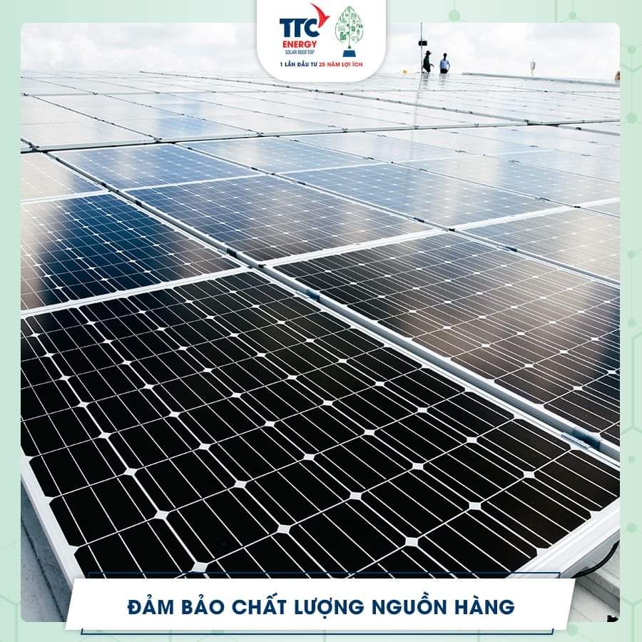 Vệ sinh làm sạch tấm pin năng lượng mặt trời tại tp Hồ Chí Minh